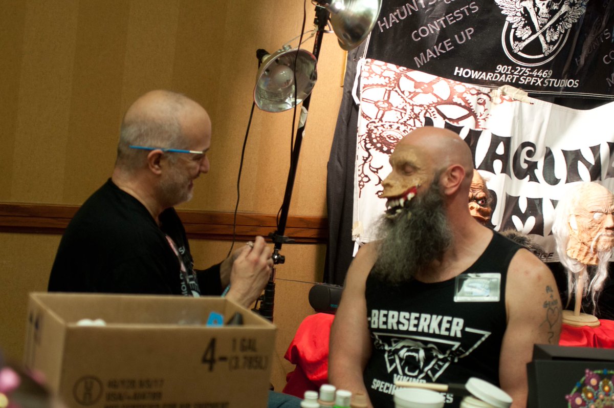 harVtography's tweet photo. .@DeAngeloRB #zombie #fx guy #howardarts @MidSouthCon 36 https://t.co/tM3gM1lrvh