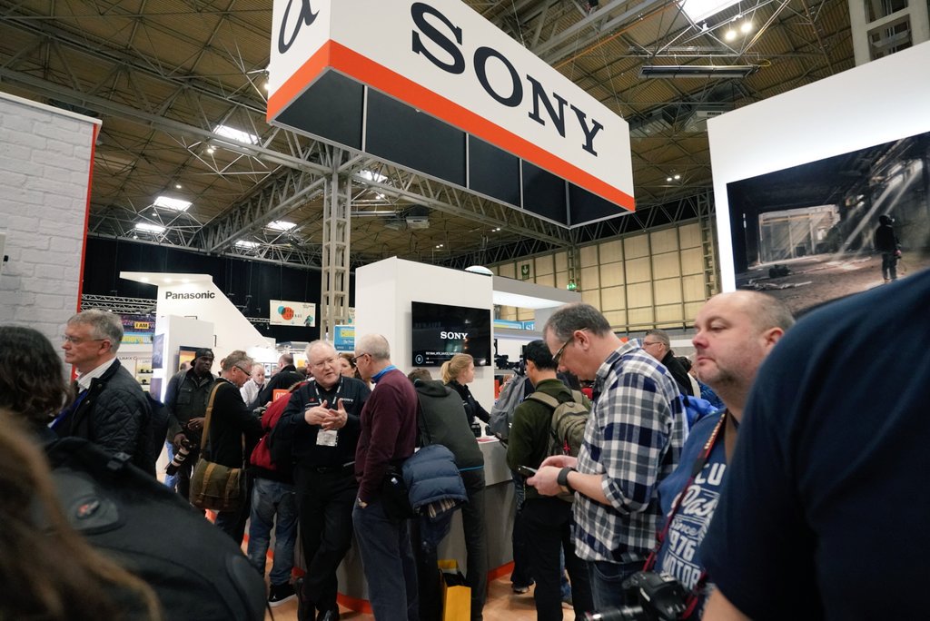 markbaberphoto's tweet photo. Day one over @ukphotoshow. On record over the last 7 years has to be the busiest first day I have experienced. The Sony stand was rammed. First break started at 2pm. Most popular product was #A7MK3. Looking forward to second day tomorrow. #UKPhotoShow #photography https://t.co/fdDtDPPKzN