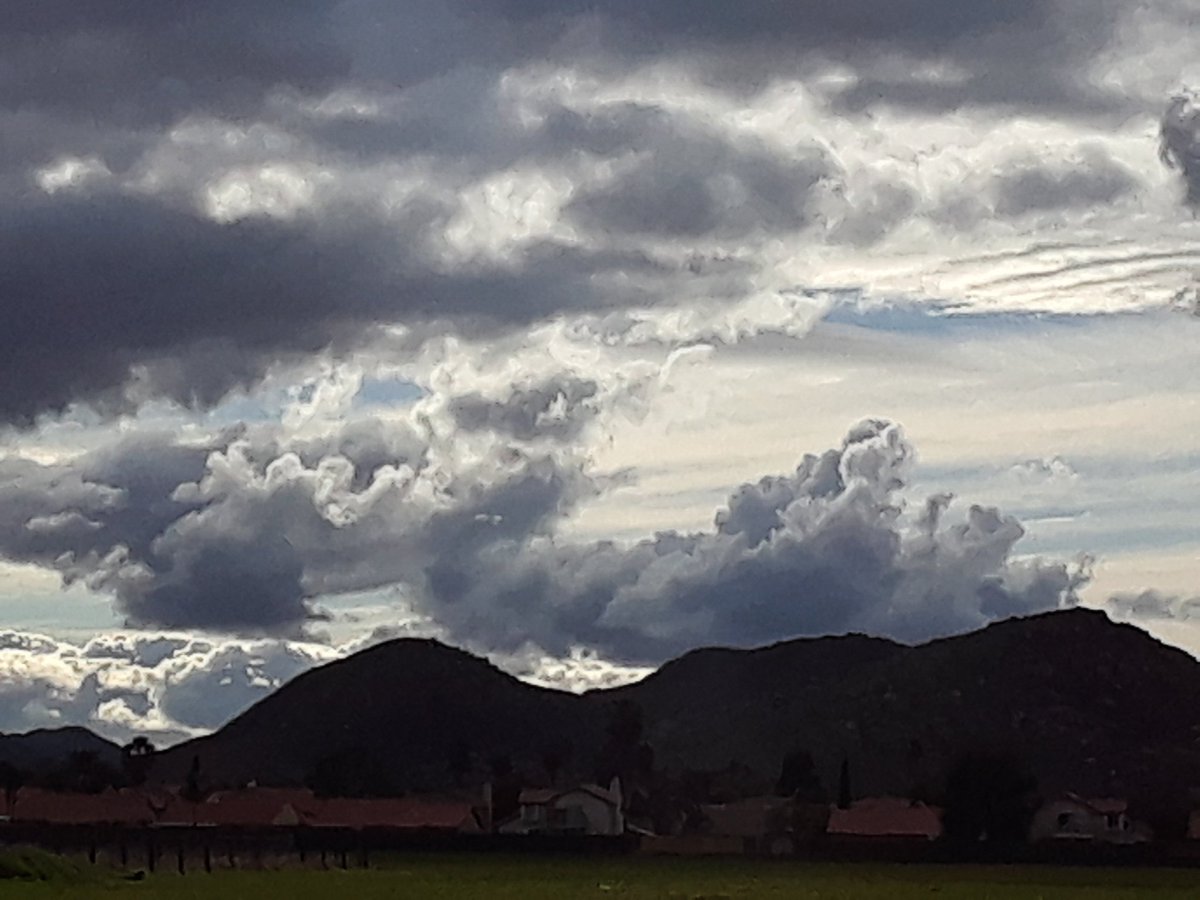 rayzrlove's tweet image. Meteo samedi

#cawx #inlandempire #cloudeffects #effetsnuages