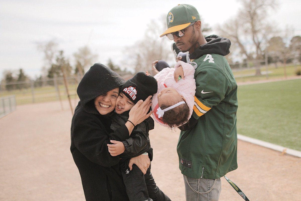 DonnellSablan's tweet photo. Life captured by Q.  

#SablanTribe #Family 

@qsablan https://t.co/0ilaSUDdgZ
