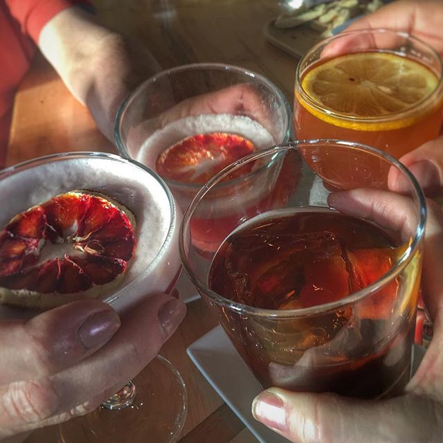 msholin's tweet image. Craft cocktails at @post_70 #post70
#craftcocktails #drinks #thirsty #gin #scotch #whiskey #ashevilledistillingco #asheville #stpatricksday #celebrate #goodfriends #shakeitupbaby ift.tt/2DBhj2a