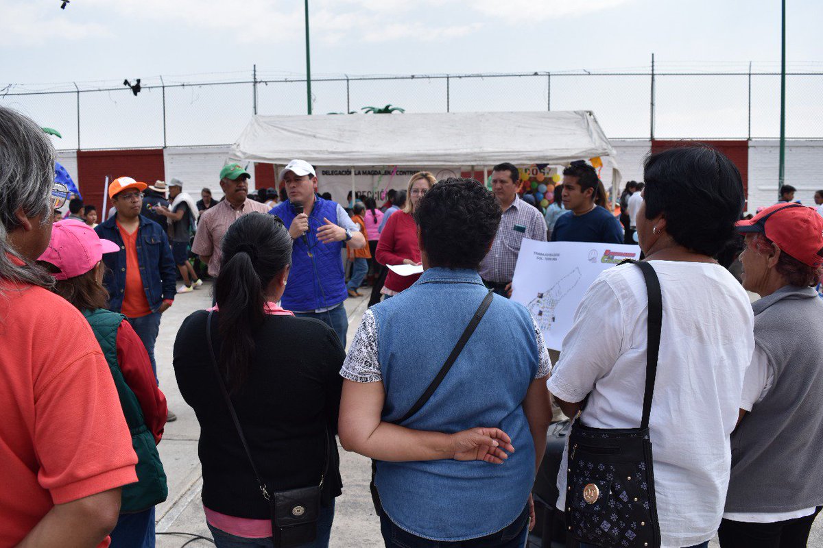 ContXDelante's tweet photo. Hoy fue entrega de #EnchulandoTuColonia en Tierra Unida, seguimos mejorando las colonias para tener una mejor convivencia vecinal. #LaNuevaFormadeGobernar @Fer_MercadoG https://t.co/rAG5ID452h