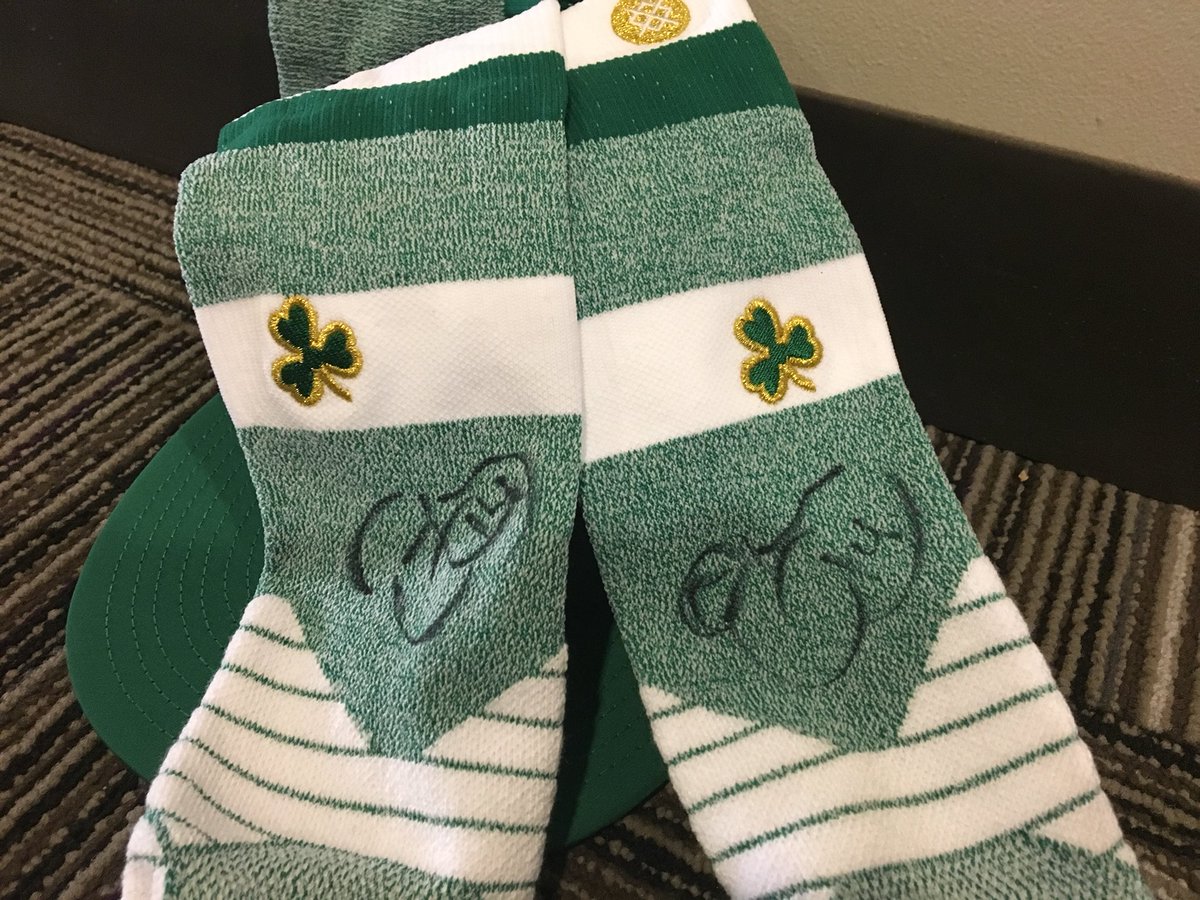 TonyWolters's tweet photo. Let’s do a giveaway! @Rockies will pick 2 winners tomorrow for these signed St. Patrick’s Day socks. Retweet now! https://t.co/WyPCwiT1gE