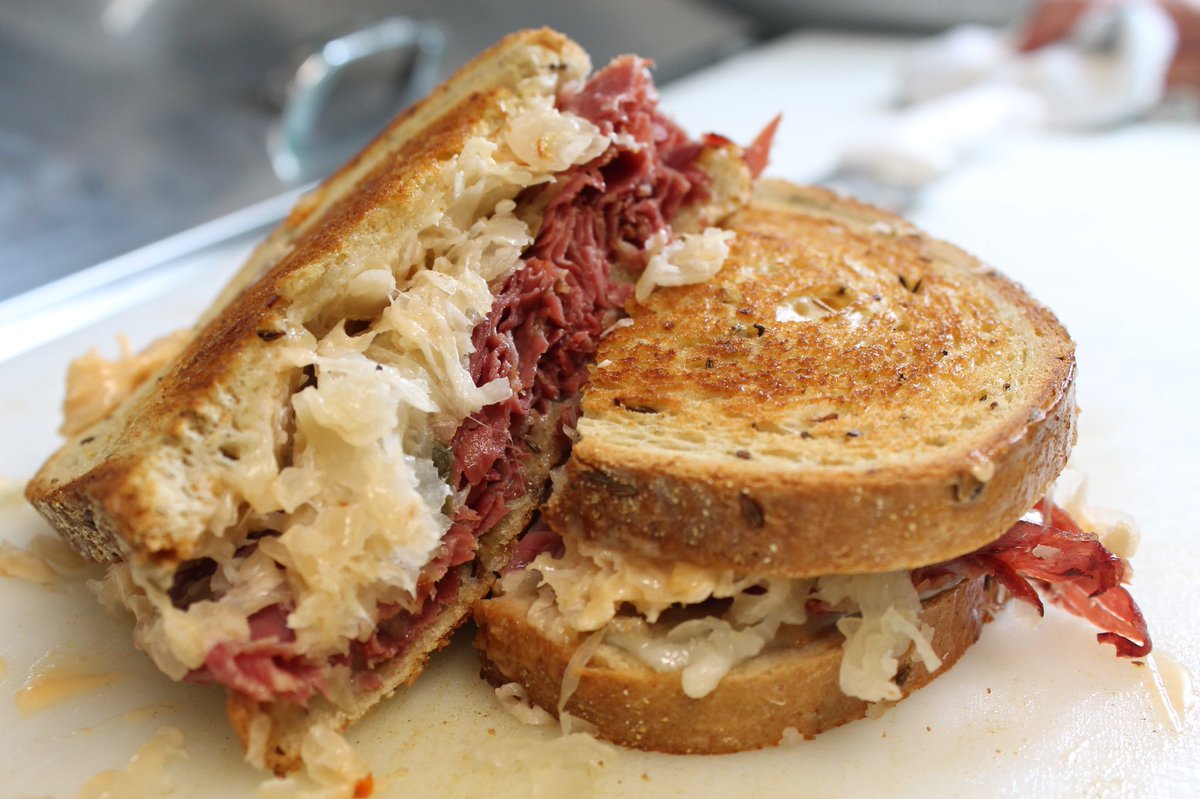 cornedbeefbus's tweet photo. Classic Corned Beef Reuben @cornedbeefbus #reuben #FoodTruck #CornedBeef #StPatricksDay2018 #cornedbeefbus # https://t.co/zowN2UgZvI