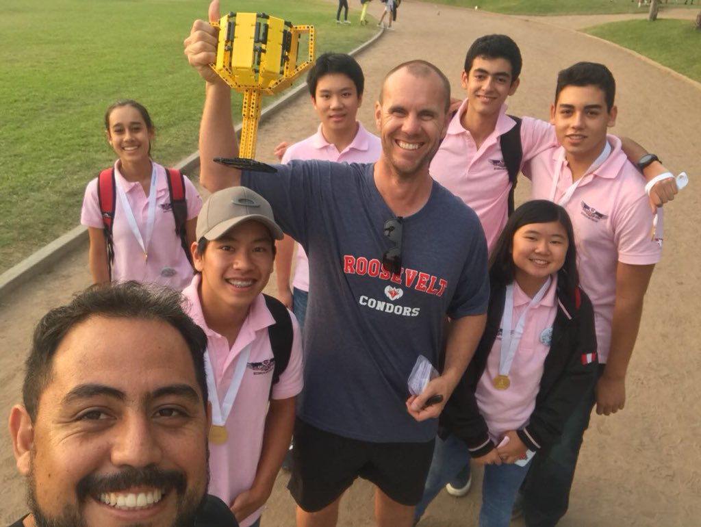 FDR_Condors's tweet image. Champions of Lima! #firstlegoleague Condors are on the way to the USA! @FDRHighSchool @FDRMiddleSchool #fdrocks