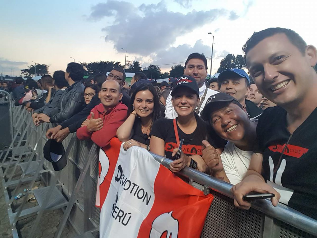 DMDevotion_Peru's tweet photo. @MoveConcertsPE ♥️ conciertazo! https://t.co/ANPz48cIij
