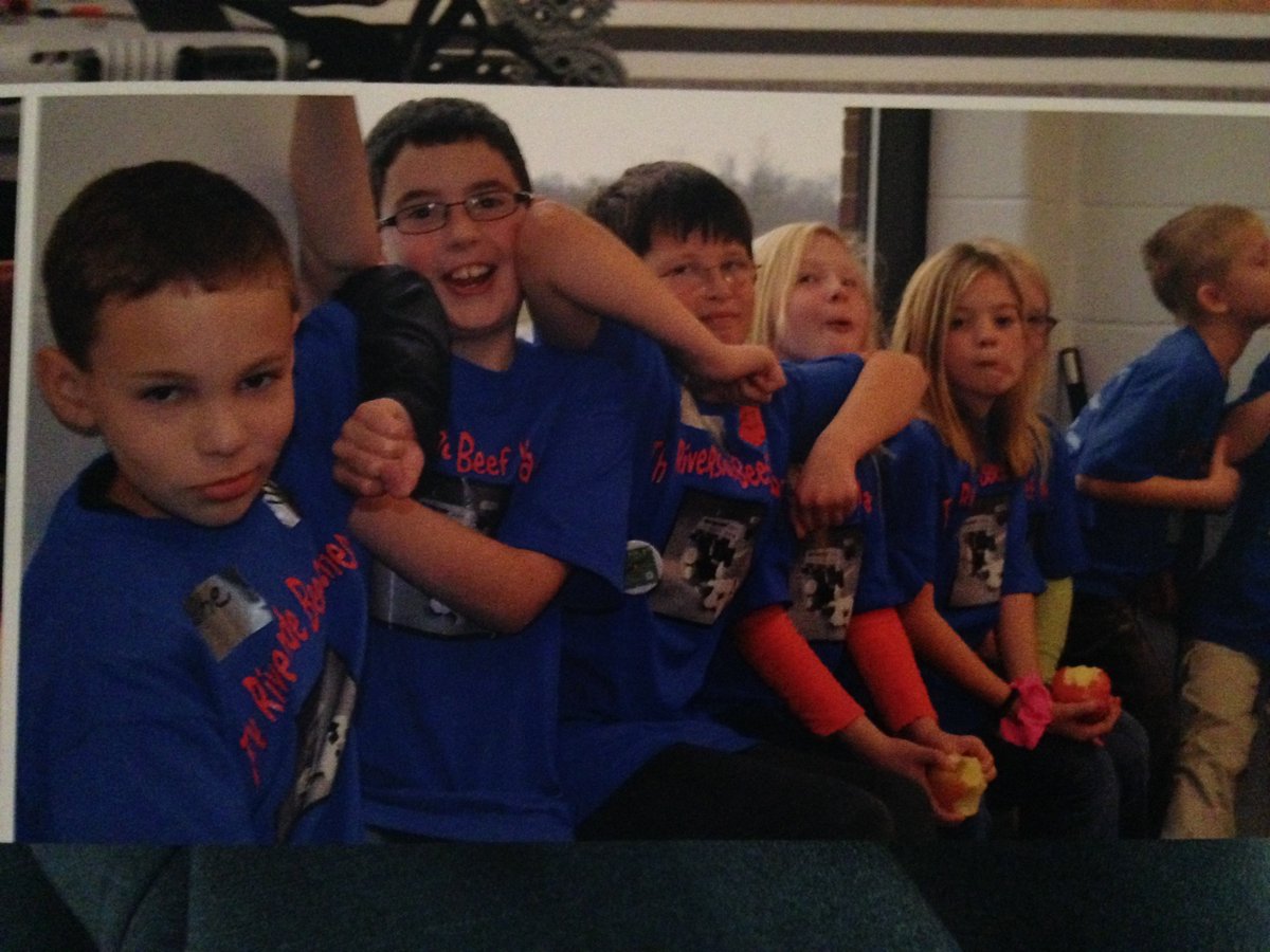 The Finger Tightans tweet media