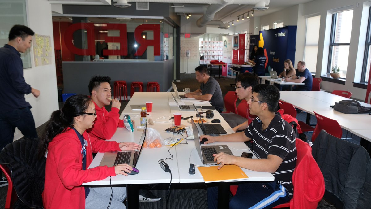 RandstadCanada's tweet photo. Teams work! #missionhack2018 #vancouverhackathon #Technology #Developer #randstadtech #intact @intactinsurance https://t.co/5Pq0vhAlqV