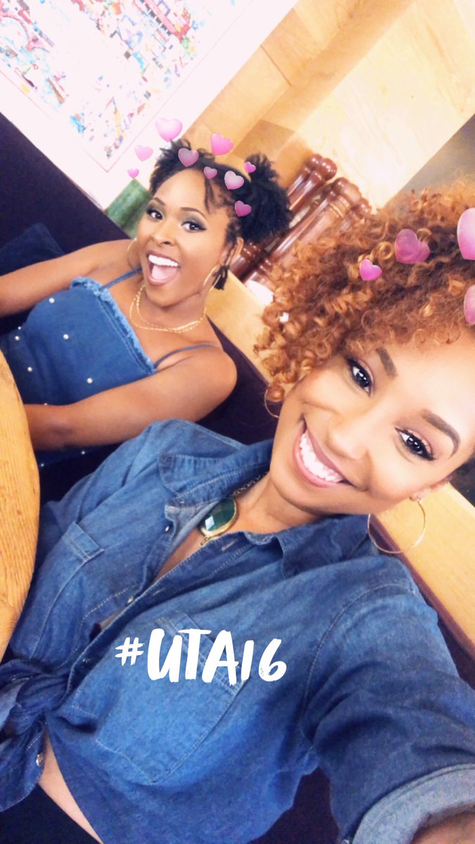 ariellewashere's tweet photo. When college friends become lifelong friends π #UTA16 https://t.co/svpHvdgrIi