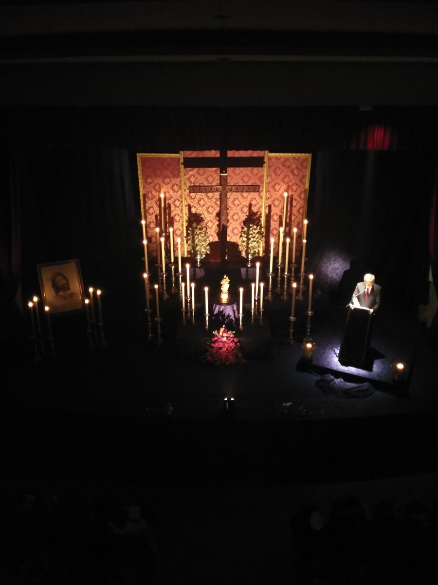 El pregón de la #SemanaSanta de #DoñaMencia en directo a través de <a href="/OndaMencia/">Onda Mencía Radio</a>