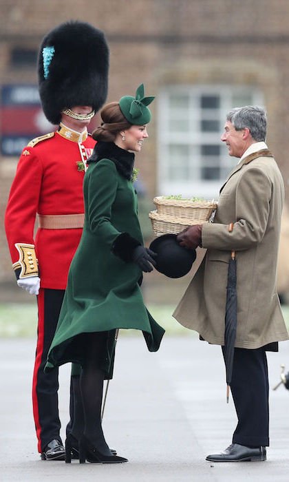Duchess Kate was glowing in green today at the St. Patrick's Day parade  ow.ly/GfHr30j0waP https://t.co/ZJyB69WXyo