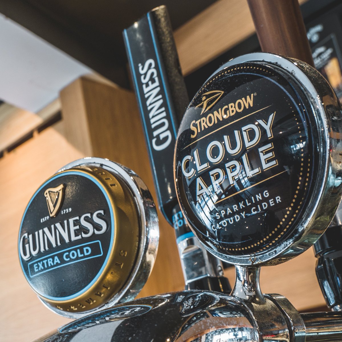 We have 25 minutes left of #happyhour! Get those orders in at the bar!

Chilled #Guinness is on tap for everyone celebrating #StPatricksDay🍸