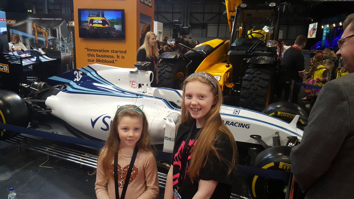 GlitterBombRobo's tweet photo. Having loads of fun 😁
#BigBangFair #D2BD #ScienceWeek2018 #BritishScienceWeek #theiet #igus #baesystems #aimhigher #siemens #rollsroyce #shell #thales #jcb #STEM #talent2030 #tomorrowsengineers #royalairforce #raf #rigb https://t.co/FYHY6ShY7q