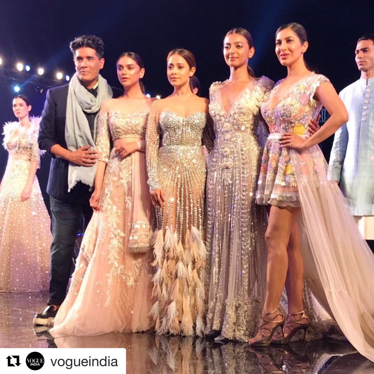 TweetsNowIn's tweet image. Manish Malhotra: The Grand Summer couture show MMalhotraworld  #TweetsNow #TweetsNowIn #FilmyTweetsNow #TweetsNowFilms ift.tt/2pk1lVS