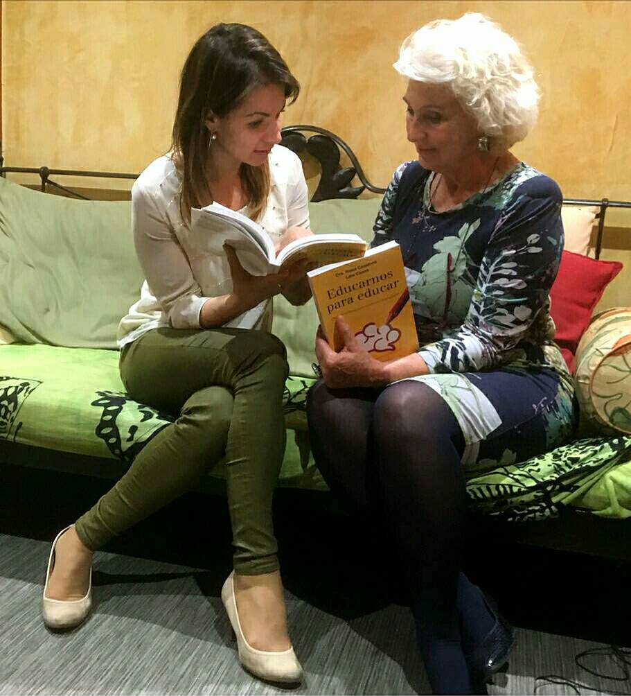 Ya estamos en la segunda edición del libro 'Educarnos para Educar. Neuroaprendizaje para transformar la educación'
¡Gracias a tod@s por la fantástica acogida! #educarnosparaeducar #neuroaprendizaje <a href="/EdicionesPaidos/">Ediciones Paidós</a> <a href="/dracasafont/">Dra Rosa Casafont</a> <a href="/_laiacasas/">Laia Casas</a>