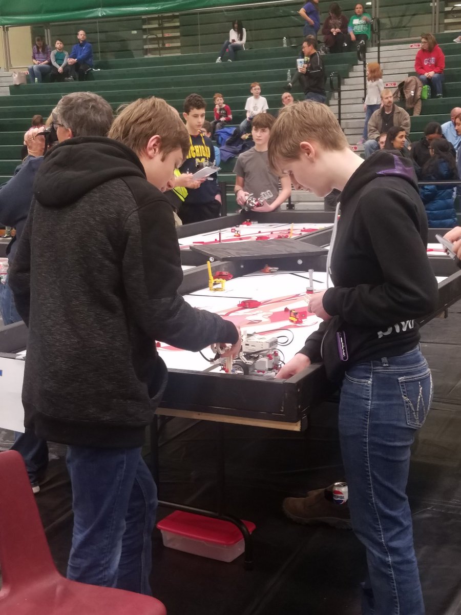 FDHS STLP at Robotics Regionals #statebound <a href="/JoshRayburnKY/">Dr. Josh Rayburn</a> <a href="/FDHSacademies/">Academies of FDHS</a>