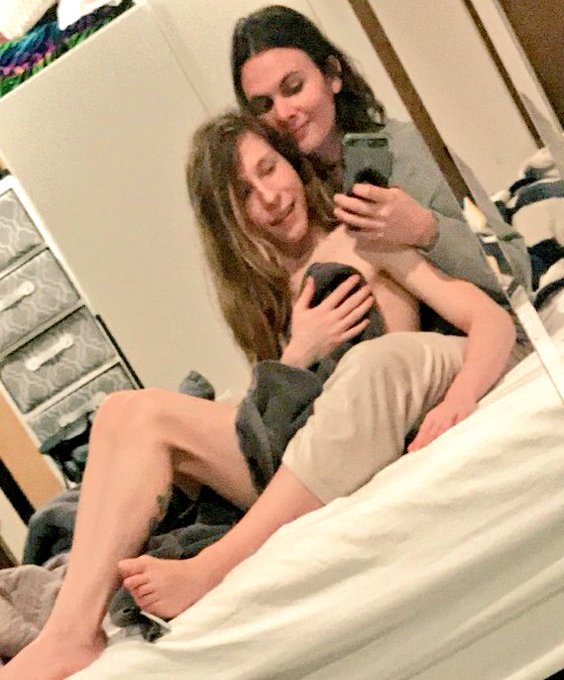 Just chilling in bed with my new roomie, @NikkiSapphire 😍 https://t.co/X4rNRF1tdV<a class="tags" href="/tag/nikkisapphire">@nikkisapphire</a><a href="/tag/tgirl"class="tags"><span>#tgirl</span></a><a href="/tag/camgirllife"class="tags"><span>#camgirllife</span></a><a href="/tag/cutefeet"class="tags"><span>#cutefeet</span></a>