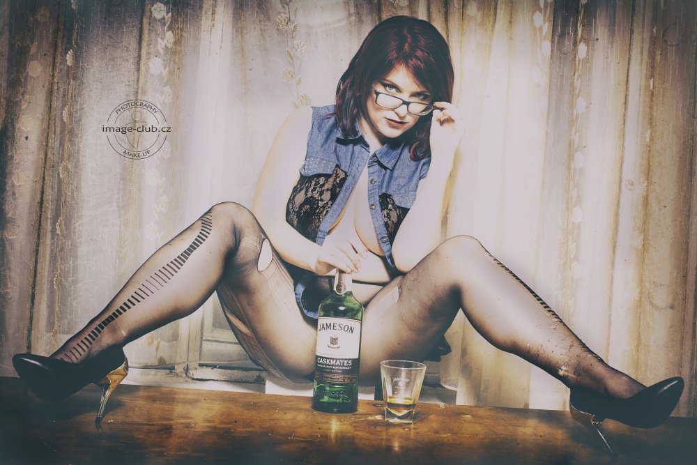 imageclubcz's tweet photo. Jameson and St. Patrick day
#photographer @karel_stanislav_labut #muah #wow #makeup #haistyling @muahJitka @image_club_cz #photoshooting #imageclubcz #studio #prague #fomei #canon #canon5dmarkiii #photo #photos #stpatricksday #jameson #whiskey #pretty #green #bottle #portrait https://t.co/GnQ7hcKtg3