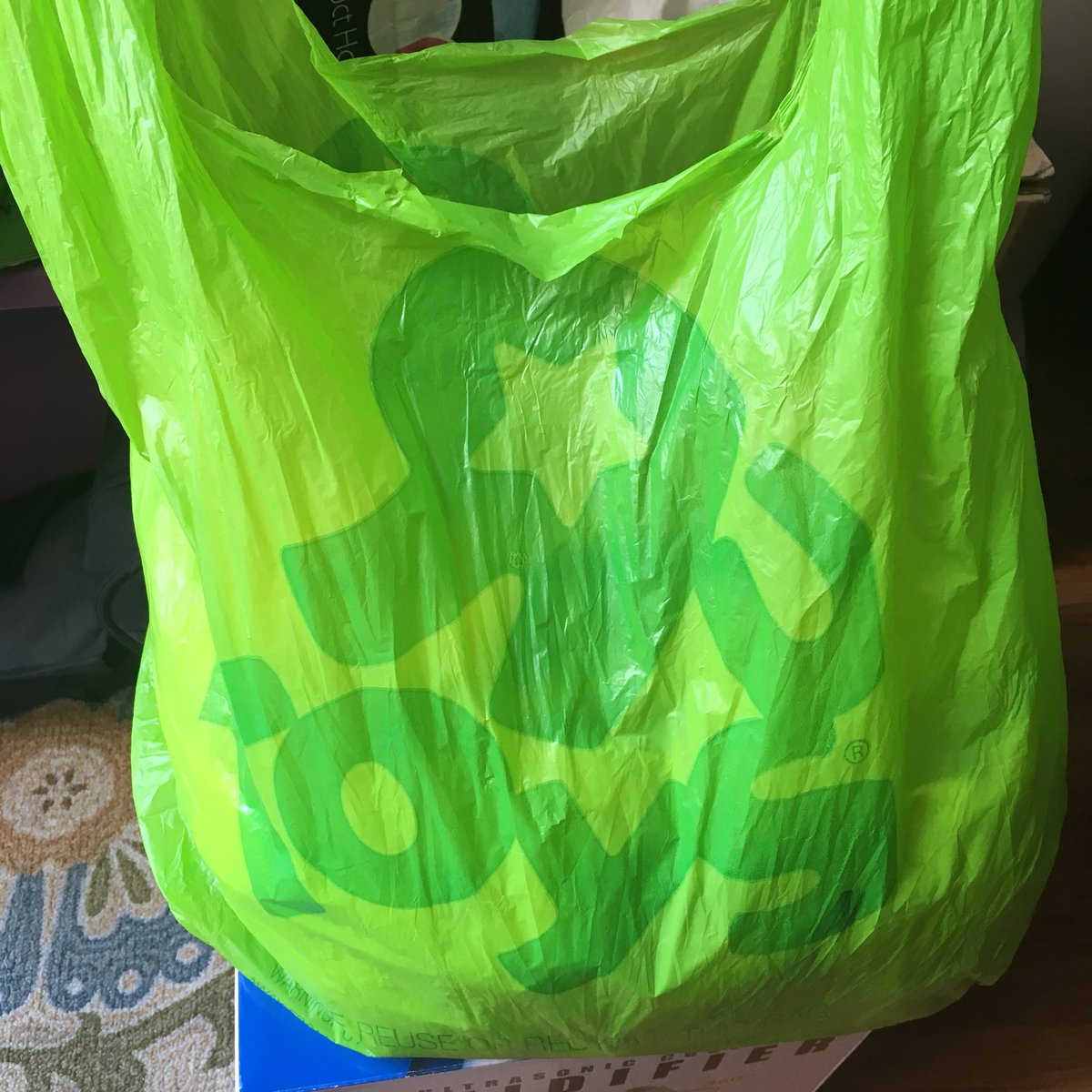 AteClawdeen's tweet photo. I’m so sad about Toys R Us &amp; Babies R Us closing that I feel the need to document this trash bag being thrown out. 😫😭 #crazymom #80skid  #90skid #scarymommy @ScaryMommy https://t.co/RpmaoiYI0V