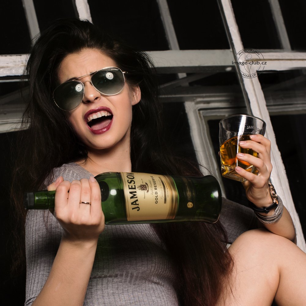 imageclubcz's tweet photo. Jameson and St. Patrick day
#photographer @karel_stanislav_labut #muah #wow #makeup #haistyling @muahJitka @image_club_cz #photoshooting #imageclubcz #studio #prague #fomei #canon #canon5dmarkiii #photo #photos #stpatricksday #jameson #whiskey #pretty #green #bottle #portrait https://t.co/0aA20RaHwi