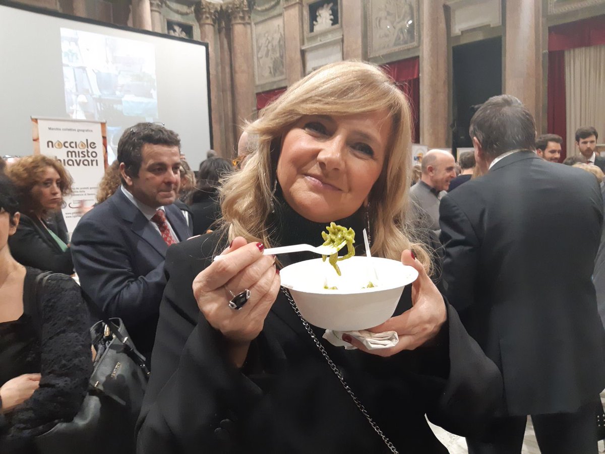 Finiamo una bellissima giornata di #orgogliopesto a Palazzo Ducale. #lamialiguria #worldpestoday