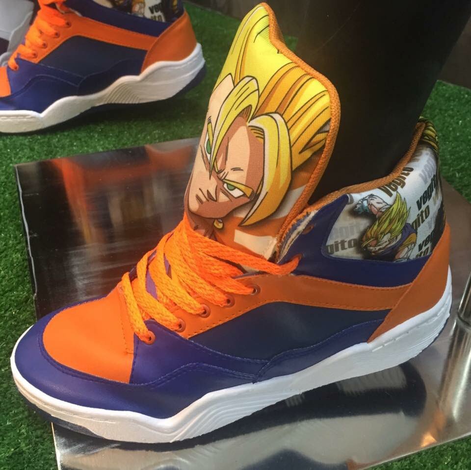 FansDesdoblados's tweet image. Hoy todas y todos los #Desdobladeros apoyamos al #Universo7💫 ¿verdad @grace_perez82 @agustin200196 #Admin2 #Admin3...??👏😎💞✌🐲 y que mejor ustedes pueden apoyar a #Goku en la batalla contra Jiren que adquiriendo esta Gorrita y Tenis en @HerediaClothing💜👊 #AdminLizbeth