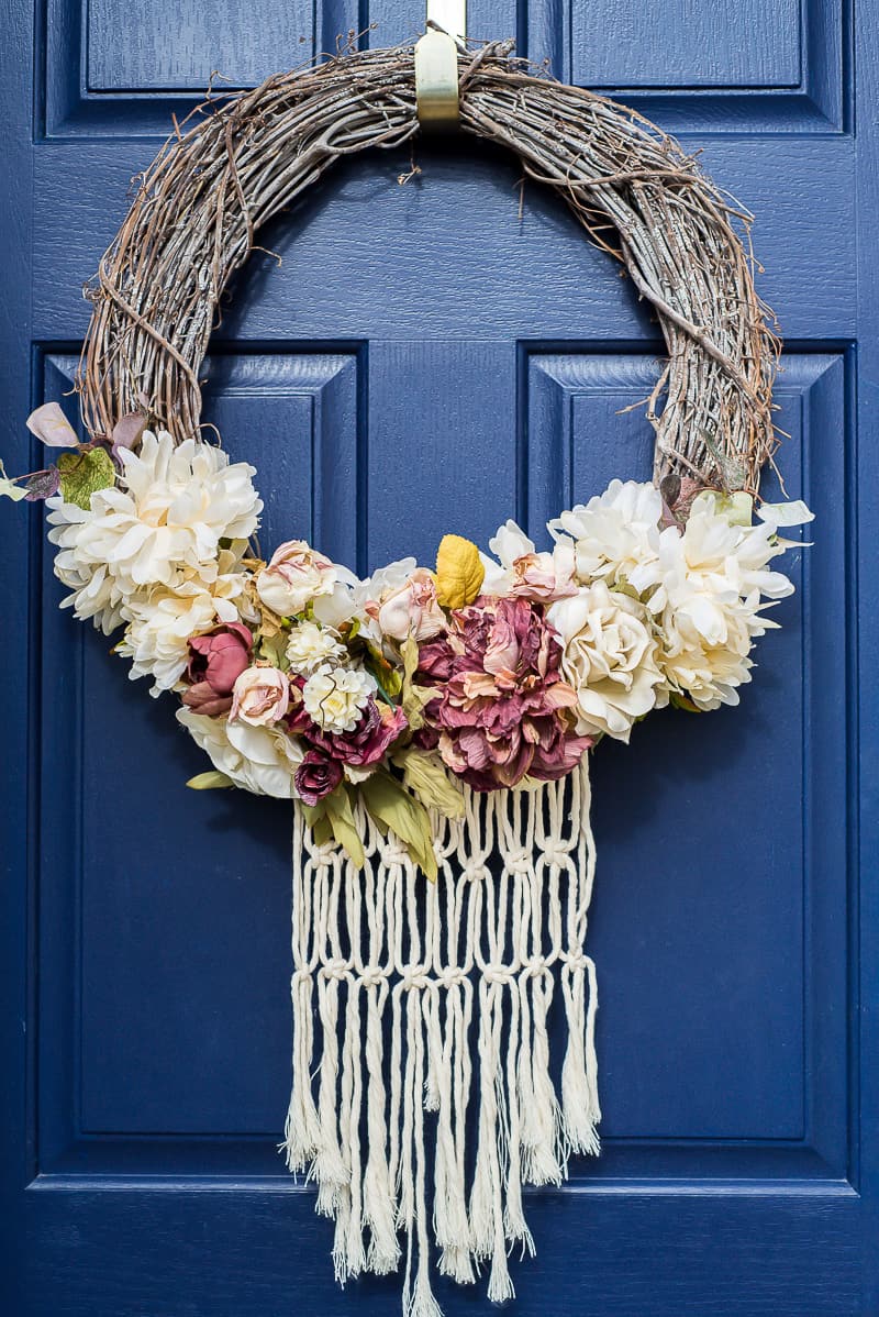 PlaceofMyTaste's tweet photo. See how to make this fun spring wreath and more! https://t.co/IWFq3nMjvA https://t.co/K2Tliexzxy