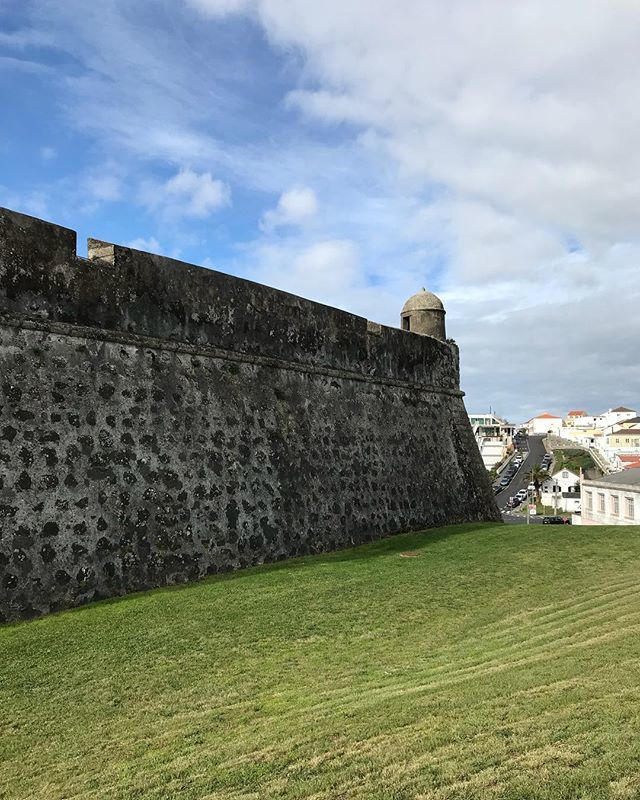 The Pousada Forte de Angra do Heroísmo is a historic fortress dating back to 1555. It’s now been converted into a hotel with gorgeous views on the island of Terceira in the Azores. *
*
*
#unescoheritagesite #travel #unesco #unescoworldheritage #azoresisl… ift.tt/2GEGB2M
