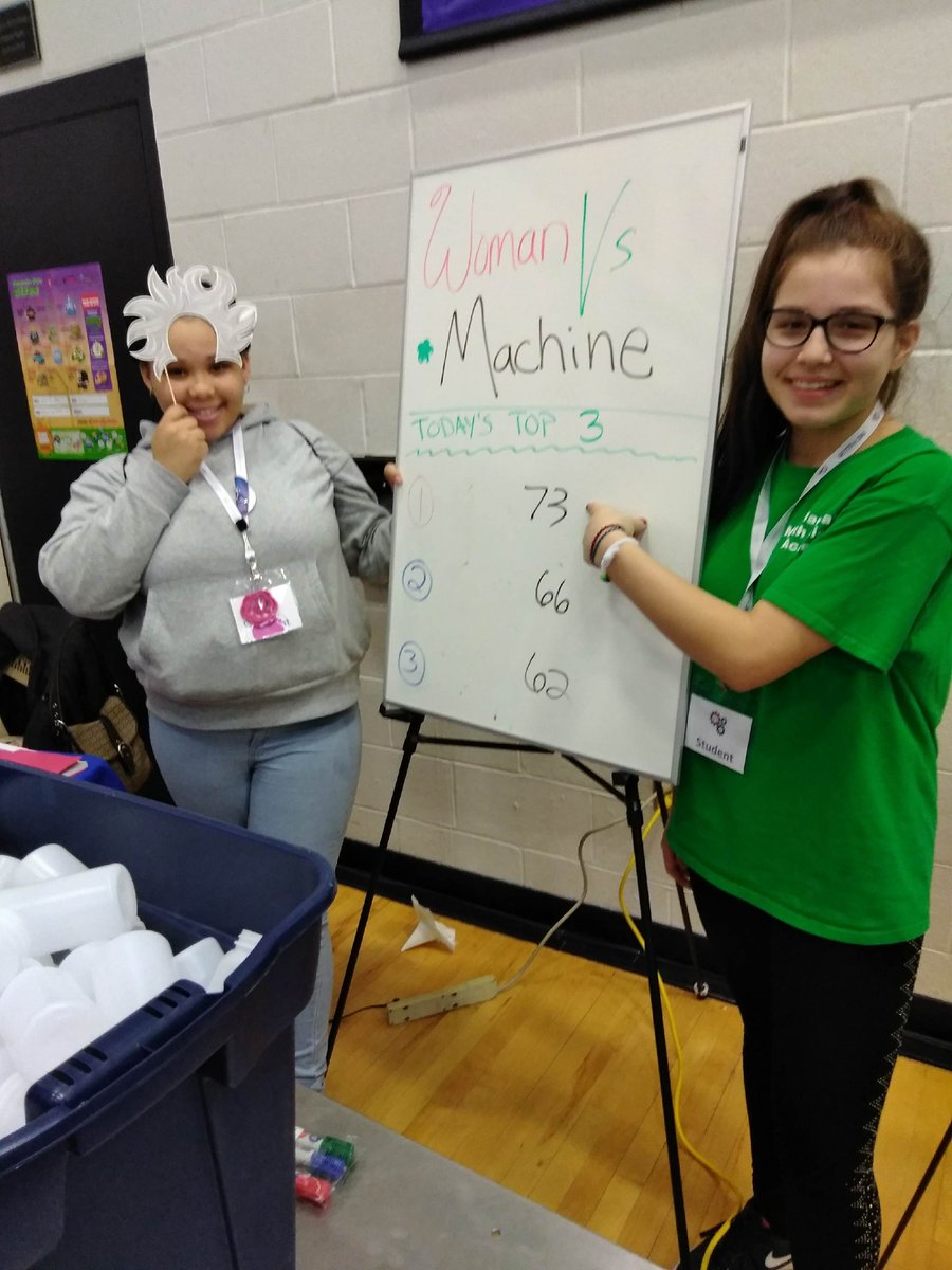 Liz Reach tweet media