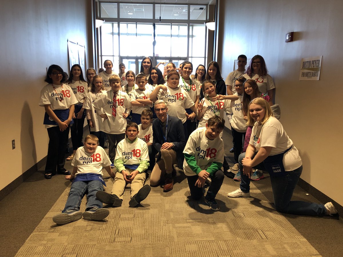 hansonfornd's tweet photo. Hardest working volunteers at this convention. Thank you Pages! #DemNPL18 #ndpol https://t.co/fyBYM1ftQW