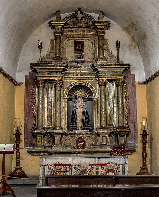 JPElSous's tweet photo. Retablo neoclásico del s. XIX de la capilla del Noviciado del Monasterio de Santa Catalina de Arequipa. #arequipa #igersarequipa #peru #igersperu #arquitectura #archilovers #architecture #barroco #baroque #barocco #arte #art #virreinato #colonial #iglesi… https://t.co/GiMe8f5PEa https://t.co/TT0Sk2Laq8