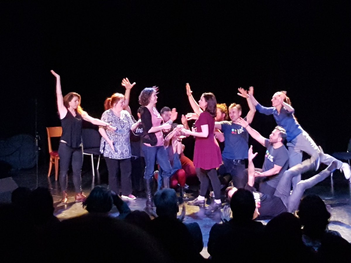 LettlandinDE's tweet photo. In Vielfalt improvisiert: 🇱🇻 @KBreidaks rockt die Bühne des English Theatre Berlin beim Improvisations-Festival #IMPRO2018 'Our Lives' mit @DieGorillas & Künstlern aus allen 28 EU-Staaten 🇪🇺 https://t.co/tRPdu76UEZ