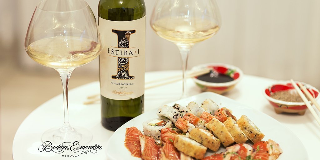 ¿Sabés cómo se arma un buen equipo? #Sushi + #EstibaI #Chardonnay = ¡Plan perfecto de #FinDeSemana! 👌✨
