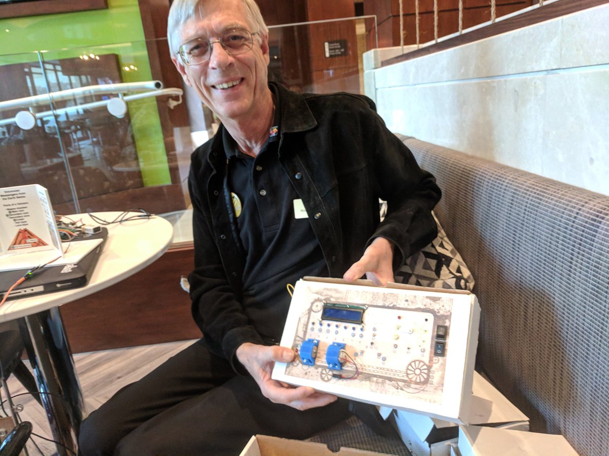 anotherschwab's tweet image. Learning about Hyperduino from the creator himself @rogerwagner, post #cue18 PD @hyperduino #makerbit