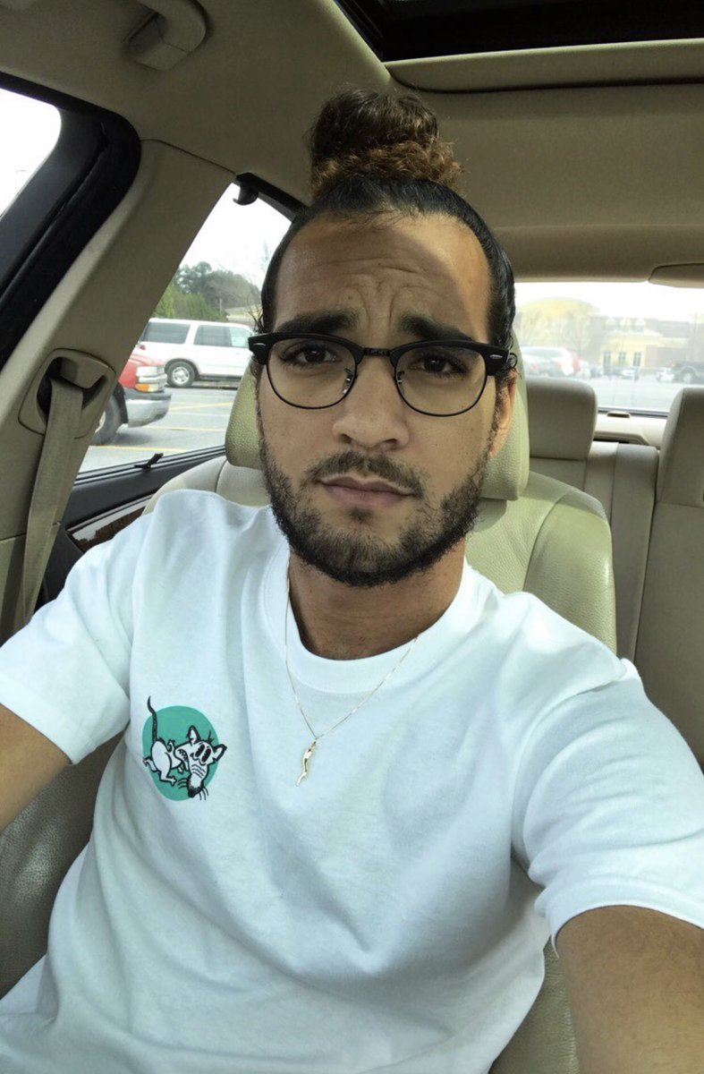 CodyMasz's tweet photo. Weekend vibes #ManBun #weekendvibes #BeardGang @ManBunNation @ManbunGoals @MensStyleFeed https://t.co/c4ENVkVIg4