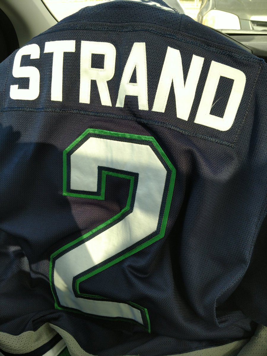 ShaunanKruse's tweet image. Just picked up my @strander717 jersey from the @SeattleTbirds  store just in time for our last regular season game. Not sure how well it was washed though since it smells like stinky hockey player. 🙄😂😂 Excited to wear it! #getstranded #letsgobirds