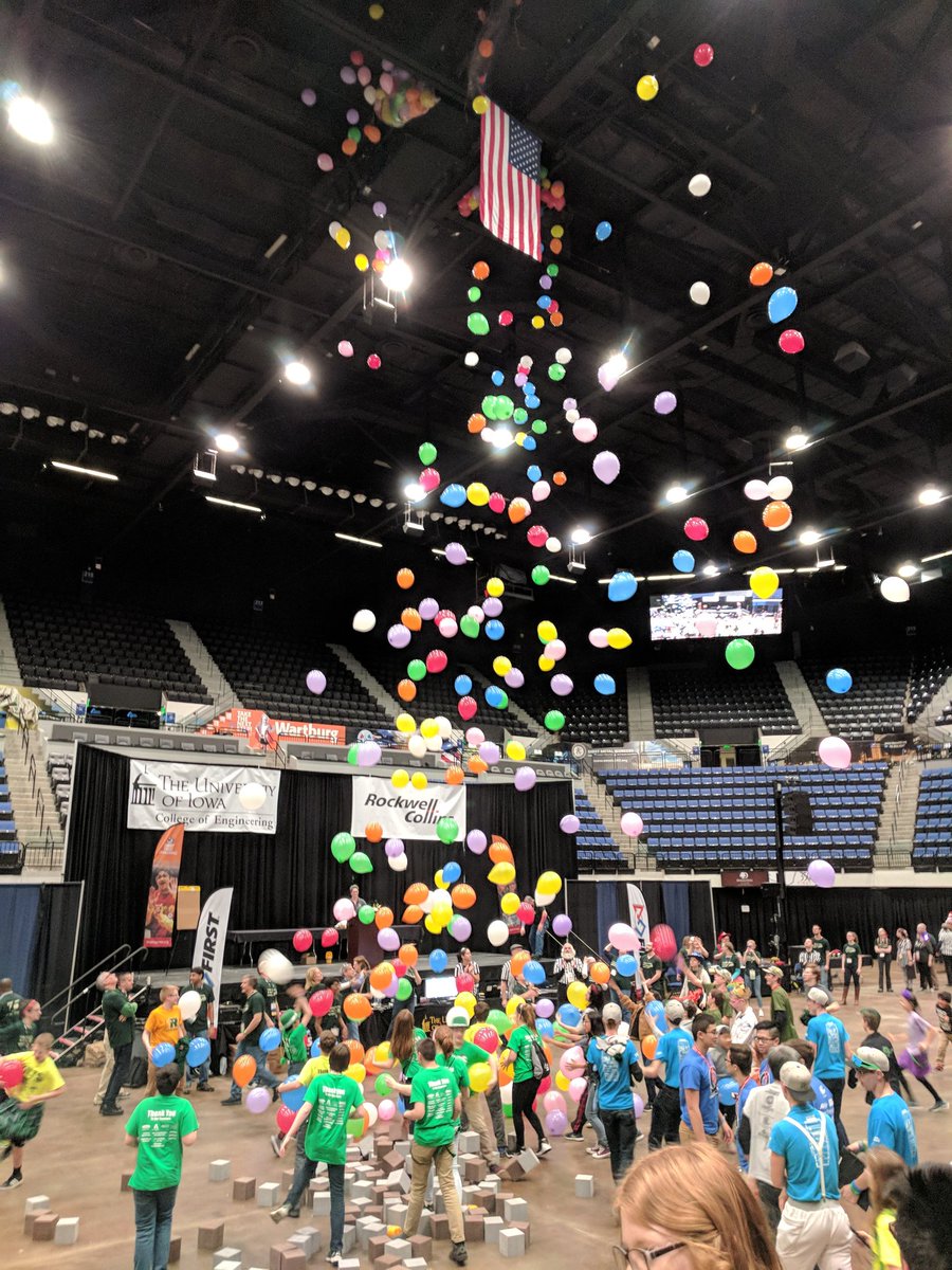 FTC7123's tweet photo. Judges' Award! Congrats to everyone moving on, we're already so hyped for next season! 🎉👌#NSR2018 #omgrobots https://t.co/vdCazDEbwc