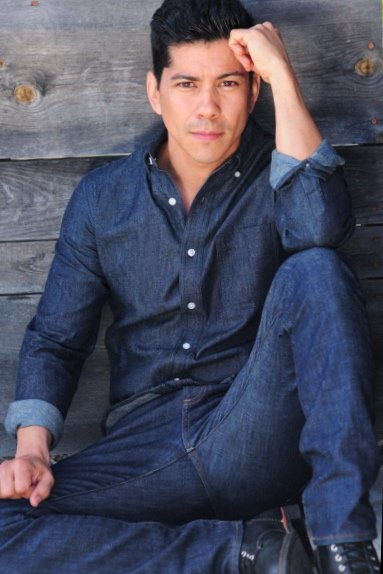 JeremyRayValdez's tweet photo. Thx @russellbaer for a fun shoot! #detectivesanchez ๐ #boldandbeautiful #cbsdaytime https://t.co/xfGjIUo8r1