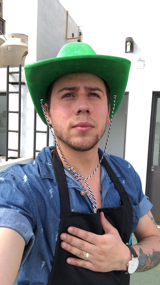 AlexXxStrecci tweet picture