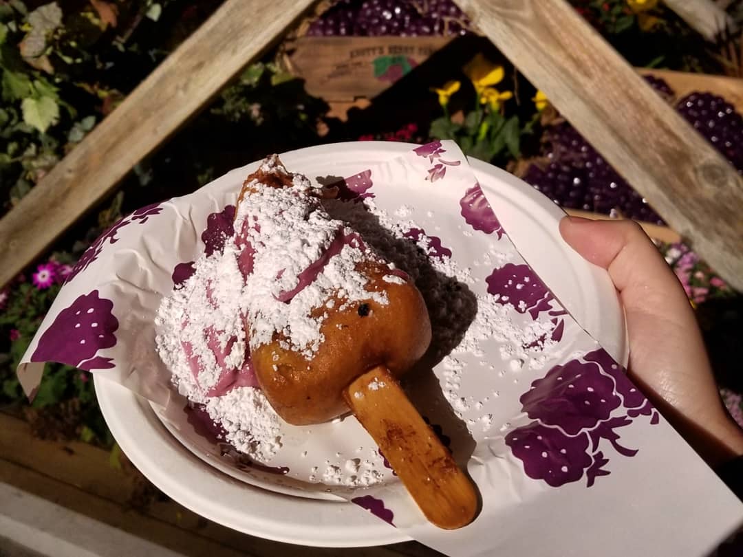 rockceratops's tweet image. If the #funbun is king of desserts, this is the queen. Introducing the #Funstick! Boysenberry cheesecake on a stick then dipped in funnelcake batter with a creamcheese topping and powdered sugar.