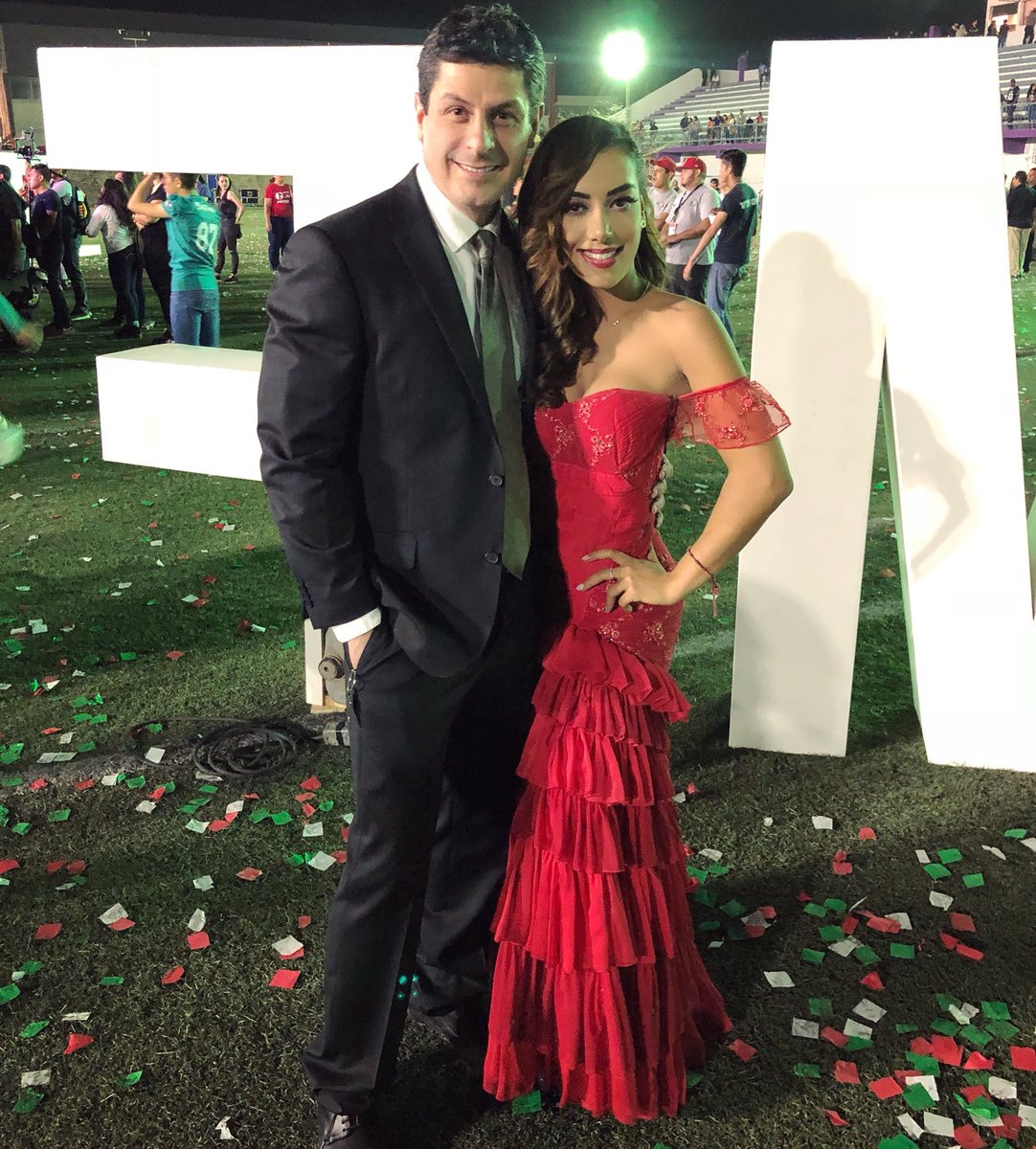 Arriba 18+ Foto luis carlos ortiz y su esposa Mirada tensa Arriba 18+ Foto luis carlos ortiz y su esposa Mirada tensa