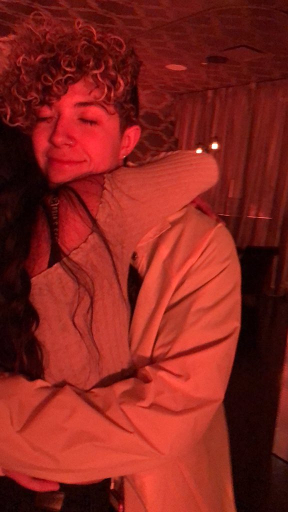 softforjack's tweet photo. My happy place 💛🌹 https://t.co/sJ0GDhbSRN