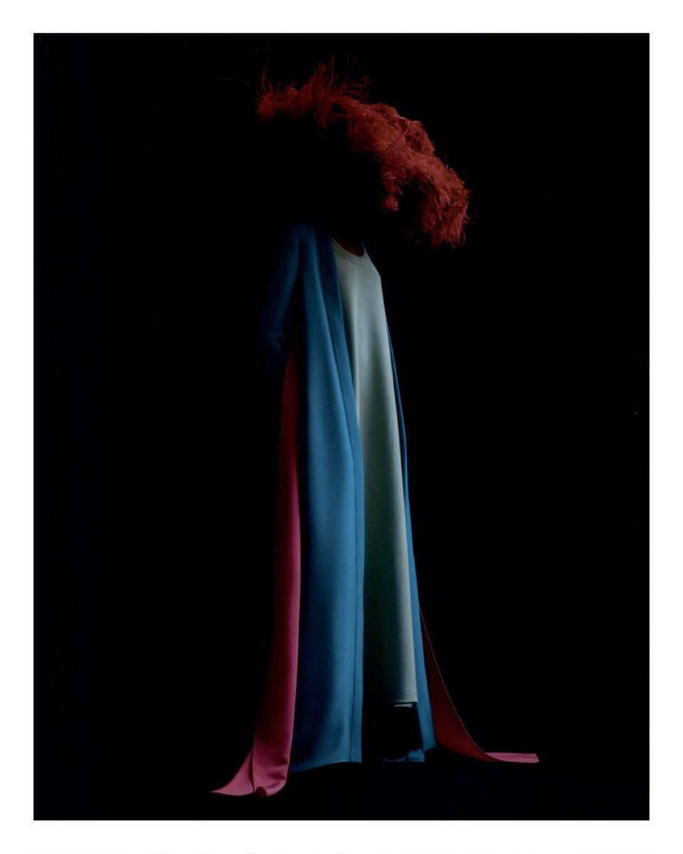 ochoytres's tweet image. Quintessential Valentino by Julia Hetta