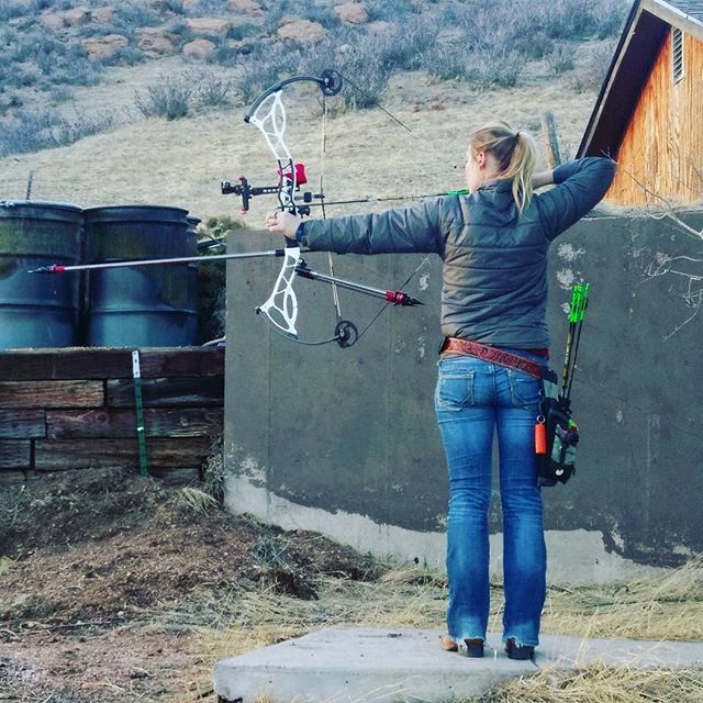 Living life at full draw! Wifey @hannahherold1 rocking the @bowtecharchery fanatic 3.0. #archerymaniacs #podcast ift.tt/2DCdqdi