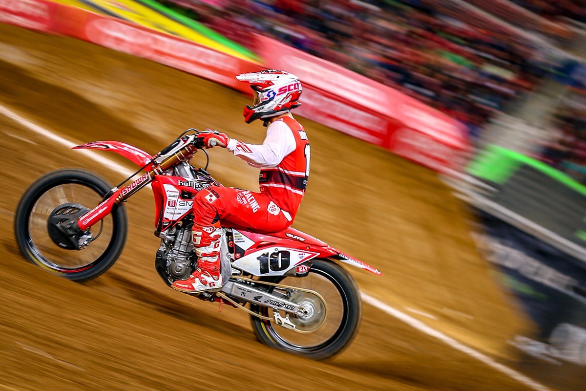 SupercrossLIVE's tweet photo. Wow has @justinbrayton been on fire lately or what?!

#SXonFOX https://t.co/lDpX4u5LmN