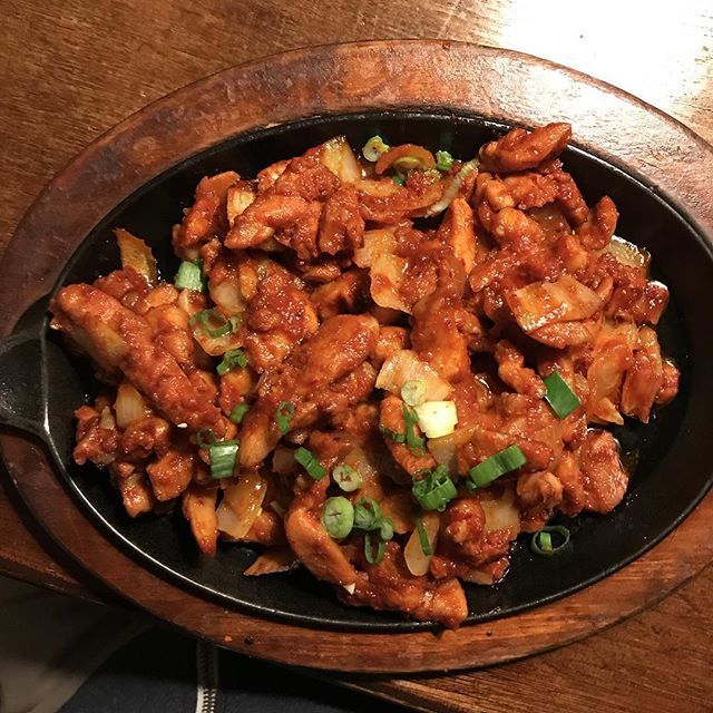 Locate_Eat's tweet photo. Bul go ki chicken $17.95. Spicy chicken served on skillet. #koreanfood #korean #tampa #koreanintampa https://t.co/NxiBfcRQ2H https://t.co/DsWG7FTZqR