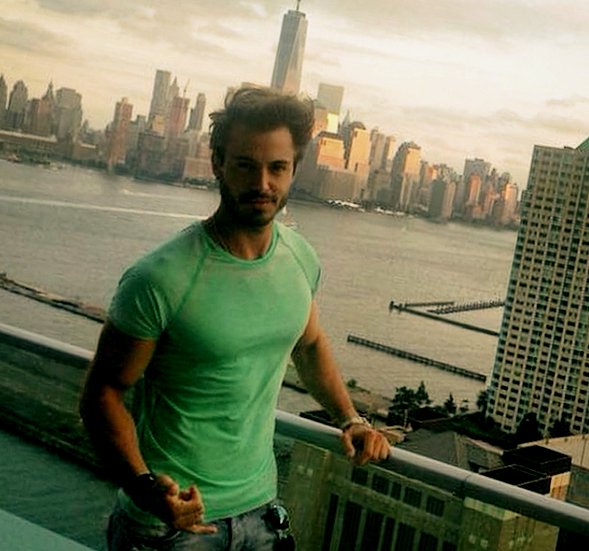 mxnticiere's tweet image. ― ;

"Green for St. Patrick's -- ?"