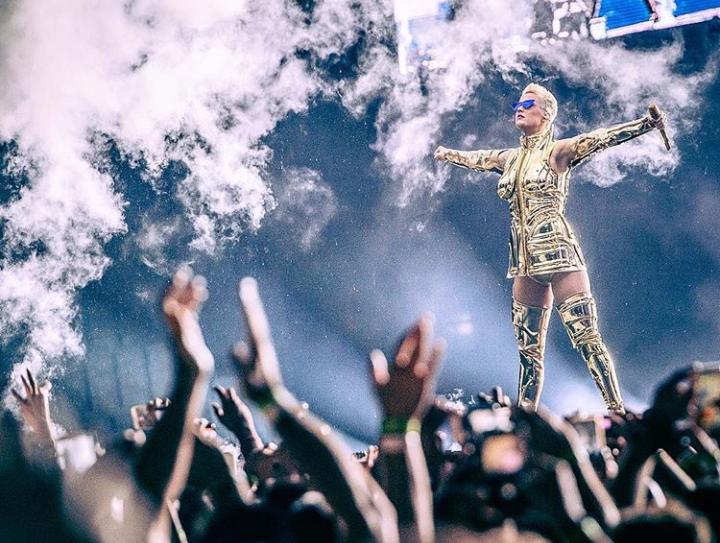 katyperrybr's tweet photo. MÃE ESTÁ EM CASA! #WitnessTheTourSP https://t.co/V0uk8sweys