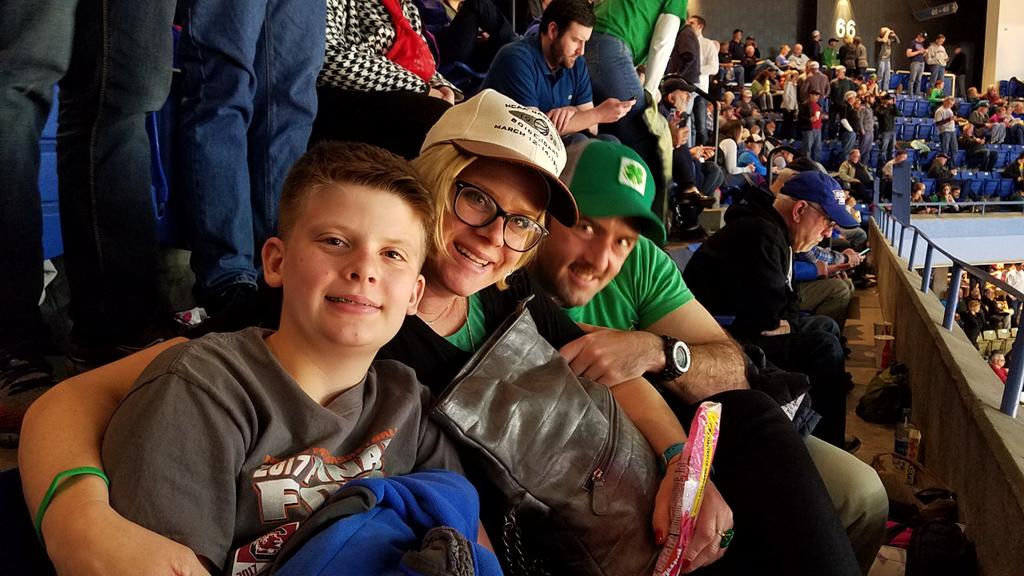 mtoriolesfan's tweet photo. Chilling on St. Pat's with my favorite Zag/Buckeye fans! #GoZags #GoOhioState #MarchMadness https://t.co/QGuPNohmkX