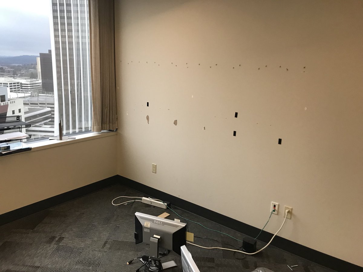 zak_toledo's tweet photo. #MovingDay in Portland! Last move - after almost 12 months of phased remodeling, we’re almost done. #lifeathdr #HDRoregon https://t.co/wrVAkYUzYJ